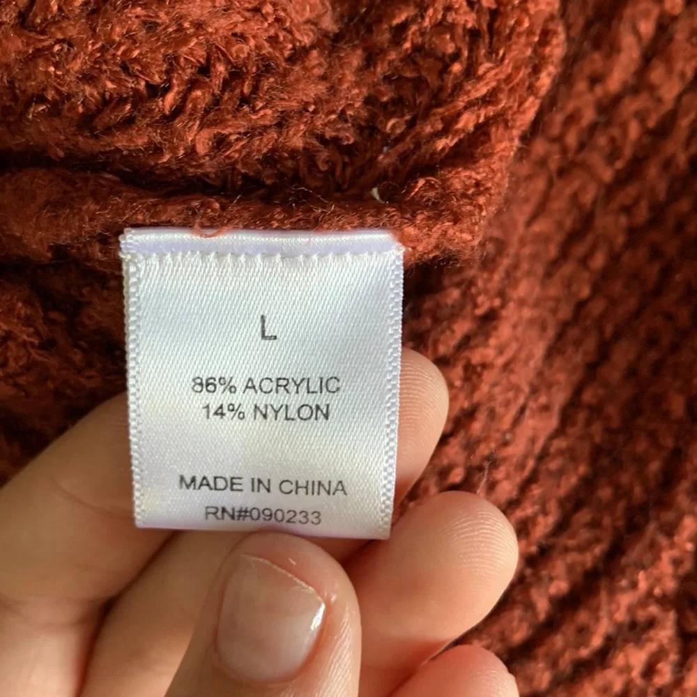 Maroon Cropped Sweater - Picture 3 of 5